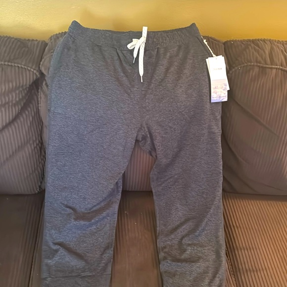 Vuori Pants - New🎉with tags performance joggers